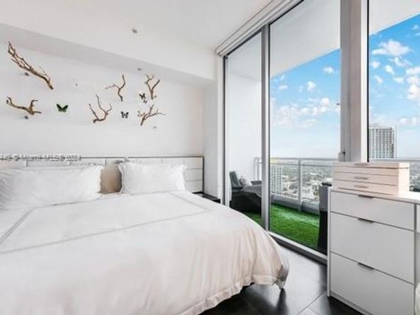 92 SW 3 st 5108, Miami FL 33130