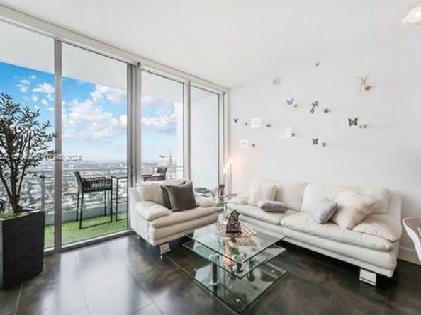 92 SW 3 st 5108, Miami FL 33130