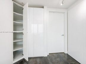 92 SW 3 st 5108, Miami FL 33130