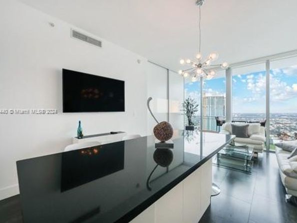 92 SW 3 st 5108, Miami FL 33130
