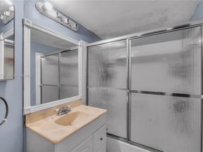 3282 NW 103rd Ter 205A, Coral Springs FL 33065