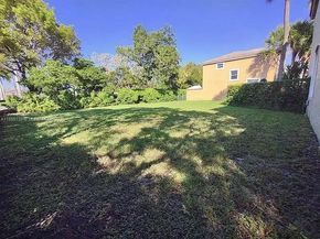 15472 NW 12th Ct, Pembroke Pines FL 33028