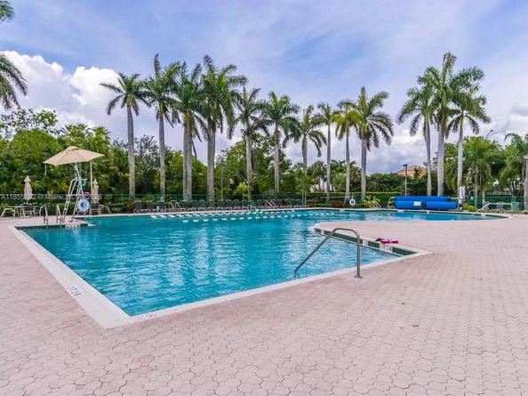 15472 NW 12th Ct, Pembroke Pines FL 33028