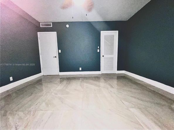 401 69th St 711, Miami Beach FL 33141