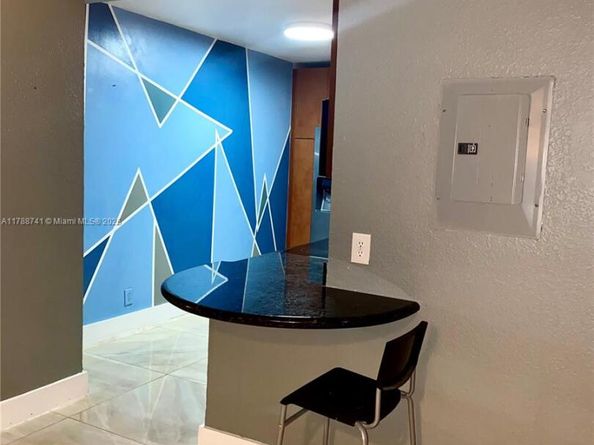 401 69th St 711, Miami Beach FL 33141