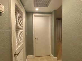 401 69th St 711, Miami Beach FL 33141