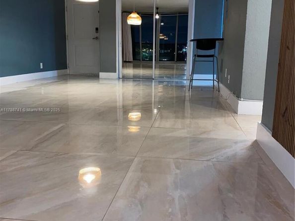 401 69th St 711, Miami Beach FL 33141