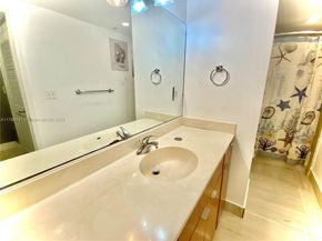 401 69th St 711, Miami Beach FL 33141