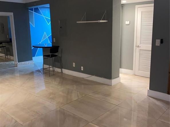 401 69th St 711, Miami Beach FL 33141