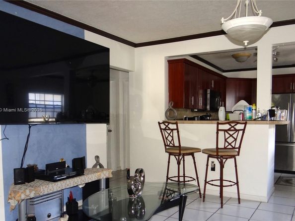 2158 NW 100th St, Miami FL 33147