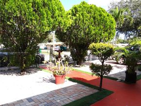 2158 NW 100th St, Miami FL 33147