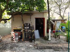 2158 NW 100th St, Miami FL 33147