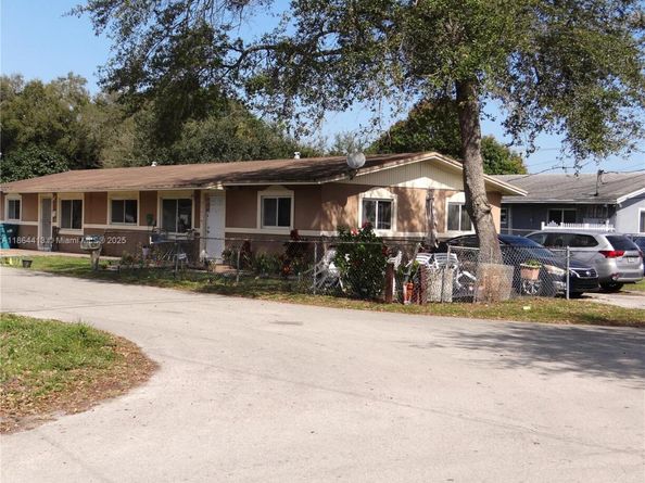 2158 NW 100th St, Miami FL 33147