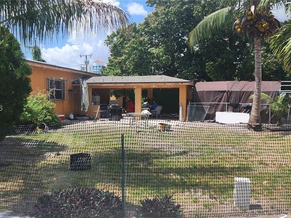 5428 NW 13th Ave, Miami FL 33142