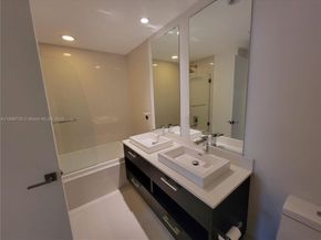 45 SW 9th St 3404, Miami FL 33130