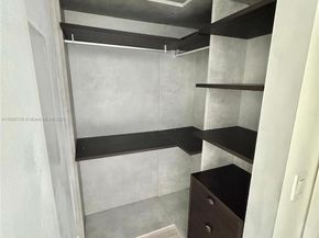 45 SW 9th St 3404, Miami FL 33130