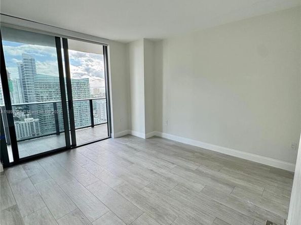 45 SW 9th St 3404, Miami FL 33130