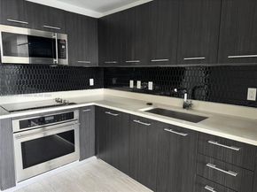 45 SW 9th St 3404, Miami FL 33130