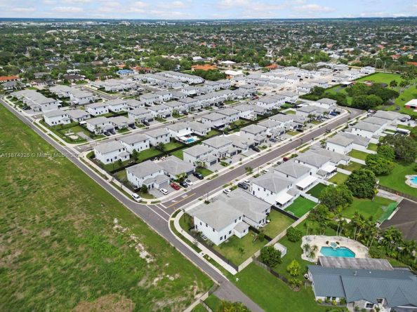 14888 SW 163rd Ter, Miami FL 33187