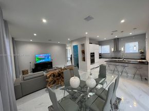 8253 NW 47th Ln, Doral FL 33166