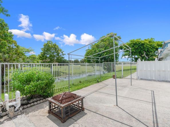11640 NW 39th St 4, Coral Springs FL 33065