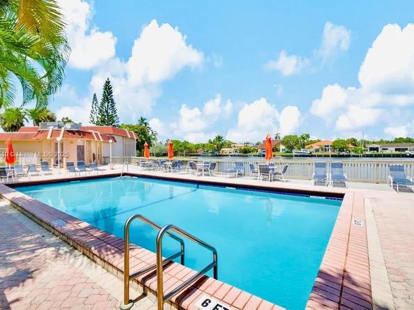1001 Three Islands Blvd 34, Hallandale Beach FL 33009
