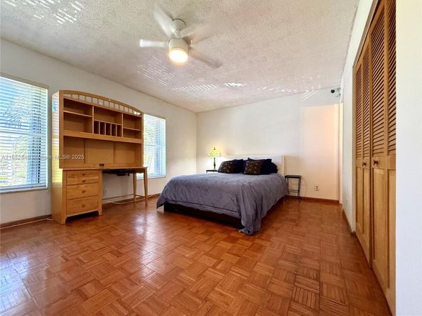 1001 Three Islands Blvd 34, Hallandale Beach FL 33009