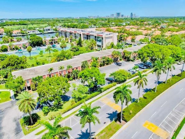 1001 Three Islands Blvd 34, Hallandale Beach FL 33009