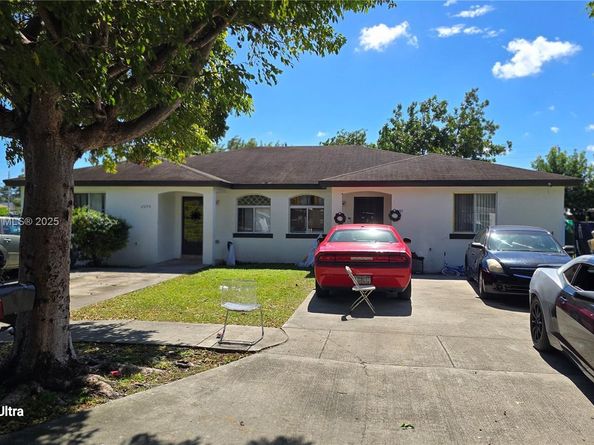 12040 SW 215th St, Miami FL 33177