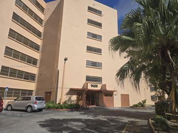 9688 Fontainebleau Blvd