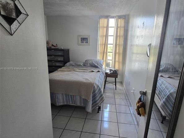 9688 Fontainebleau Blvd 409, Miami FL 33172