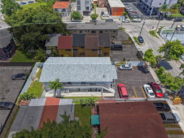 1621 NW 16th St, Miami FL 33125