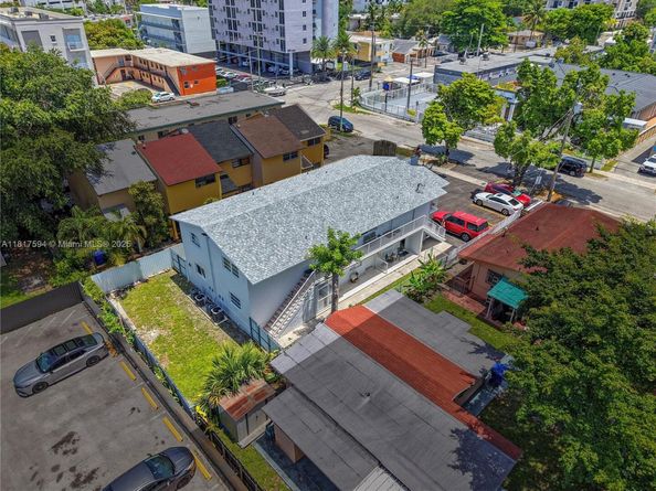 1621 NW 16th St, Miami FL 33125