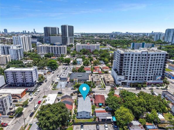 1621 NW 16th St, Miami FL 33125