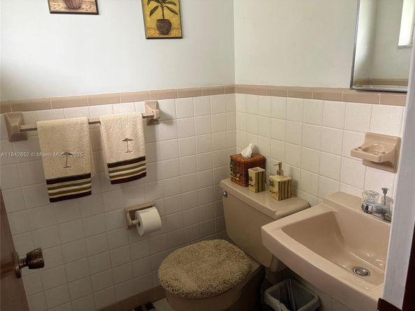 5516 Arthur St, Hollywood FL 33021