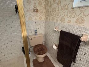 5516 Arthur St, Hollywood FL 33021