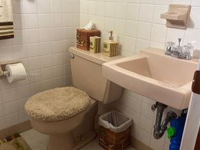 5516 Arthur St, Hollywood FL 33021