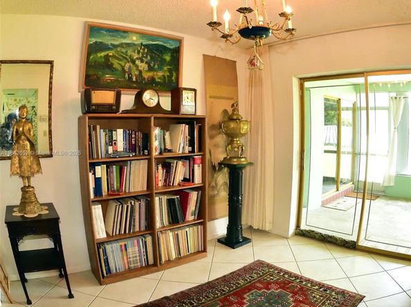 5516 Arthur St, Hollywood FL 33021