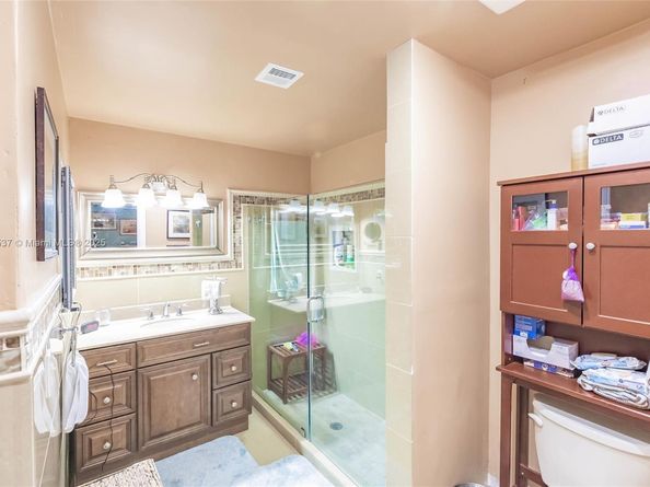 6250 SW 19th St, Miami FL 33155