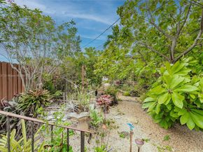 6250 SW 19th St, Miami FL 33155