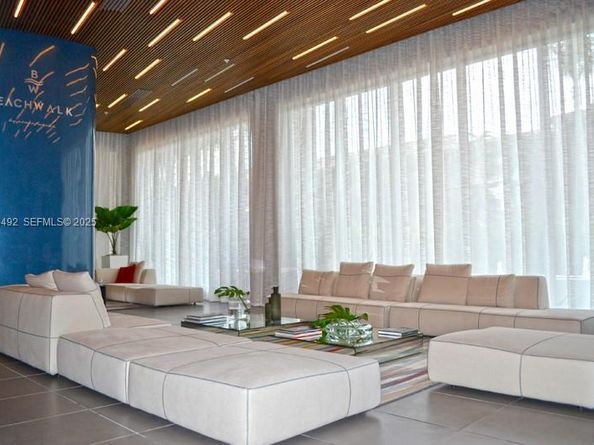 2602 E Hallandale Beach Blvd R1807, Hallandale Beach FL 33009