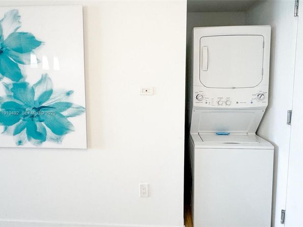 2602 E Hallandale Beach Blvd R1807, Hallandale Beach FL 33009