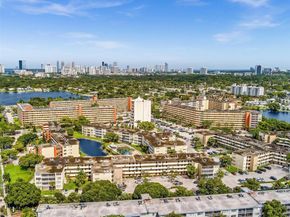 1780 NE 191st St 2052, Miami FL 33179