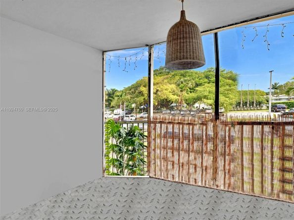 1780 NE 191st St 2052, Miami FL 33179