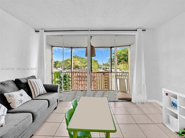 1780 NE 191st St 2052, Miami FL 33179