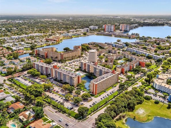 1780 NE 191st St 2052, Miami FL 33179