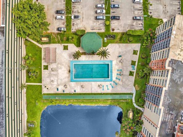 1780 NE 191st St 2052, Miami FL 33179