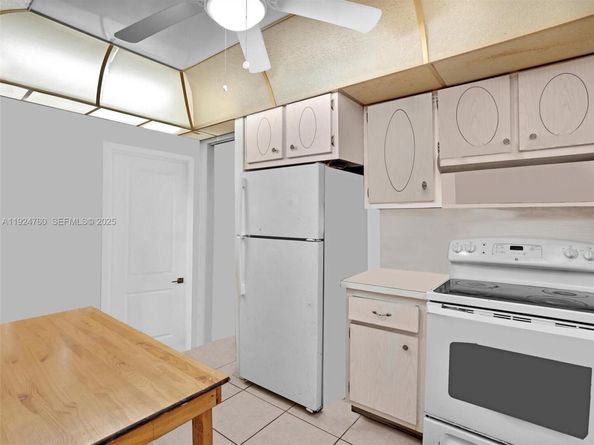 1780 NE 191st St 2052, Miami FL 33179