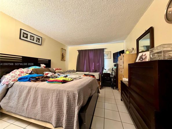 5201 NW 7th St 104, Miami FL 33126
