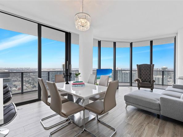801 S Miami Ave 5209, Miami FL 33130
